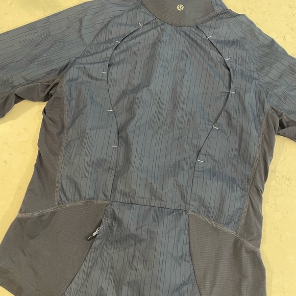 SIZE 6 Lululemon Windbreaker - Picture 3 of 12